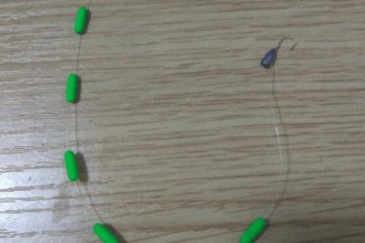 七星鉤釣白條魚如何快速上魚，在釣點處拋投線組可吸引大量魚兒