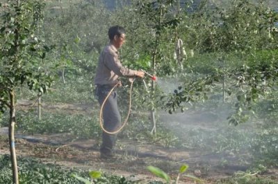 生物農藥的簡介，是指利用生物活體或代謝產物去殺滅、抑制有害生物的制劑