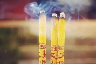 大暑節(jié)氣的習(xí)俗，主要有喝伏茶、燒伏香、曬伏姜