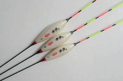 冬天釣鯽魚怎么選浮漂，盡量選擇靈敏度高的浮漂