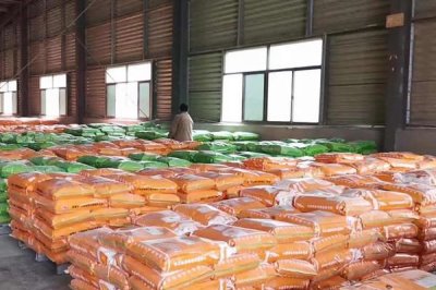 怎么選購(gòu)和使用濃縮飼料，勤購(gòu)少買(mǎi)正確配制飼喂