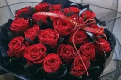 紅玫瑰2朵一般送給誰，通常送給戀人