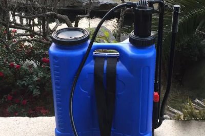 打除草劑的噴霧器怎樣清洗，可以利用酸堿中和的原理來進(jìn)行清洗