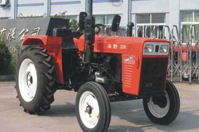 怎么操縱拖拉機(jī)的油門，發(fā)動(dòng)前不要把油門放在最大位置