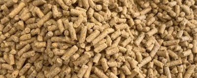 雞飼料的價格，普遍價格在1-1.5元一斤左右