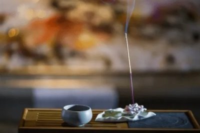 大暑節(jié)氣的習(xí)俗，主要有喝伏茶、燒伏香、曬伏姜