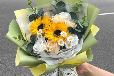 向日葵花的寓意，寓意忠誠(chéng)的愛(ài)、熱情開(kāi)朗等