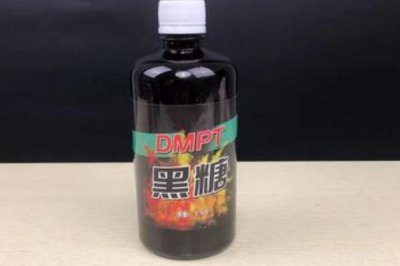 怎么在黑坑中釣青魚，用顆粒飼料打窩可起到引誘效果