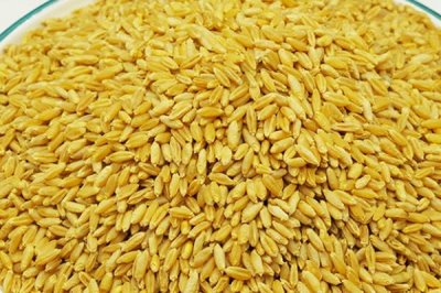 淮小麥和浮小麥的區(qū)別，產(chǎn)地和泡水后的狀態(tài)均不同