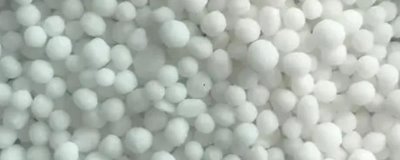 尿素的原料，是用碳、氮、氧、氫組成的有機(jī)化合物
