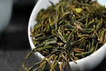 玫瑰花茶可以和什么搭配，可以和金銀花、木瓜。西紅柿等搭配