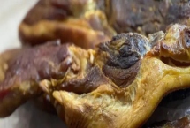 湖南韶山的特產(chǎn)，臘肉是當(dāng)?shù)貍鹘y(tǒng)名菜