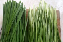韭菜葉片干尖的原因及防治方法，需對(duì)癥下藥