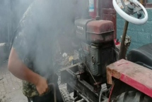 拖拉機(jī)冒煙是什么毛病，不同顏色的煙的代表不同故障