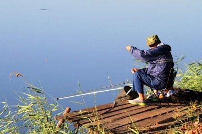 秋季釣魚的適宜時(shí)間，初秋適合在早上或下午出釣