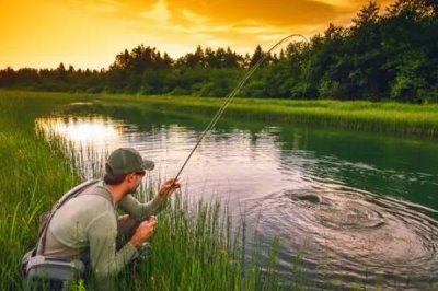 秋季釣魚的適宜時(shí)間，初秋適合在早上或下午出釣