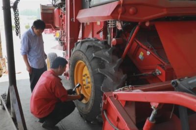 播種機(jī)停用后如何保管，首先要把泥土沖洗干凈