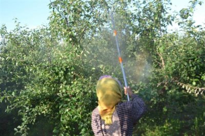 生物農藥的簡介，是指利用生物活體或代謝產物去殺滅、抑制有害生物的制劑