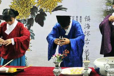 哪個(gè)節(jié)日的習(xí)俗要插茱萸，重陽節(jié)也被稱為茱萸節(jié)